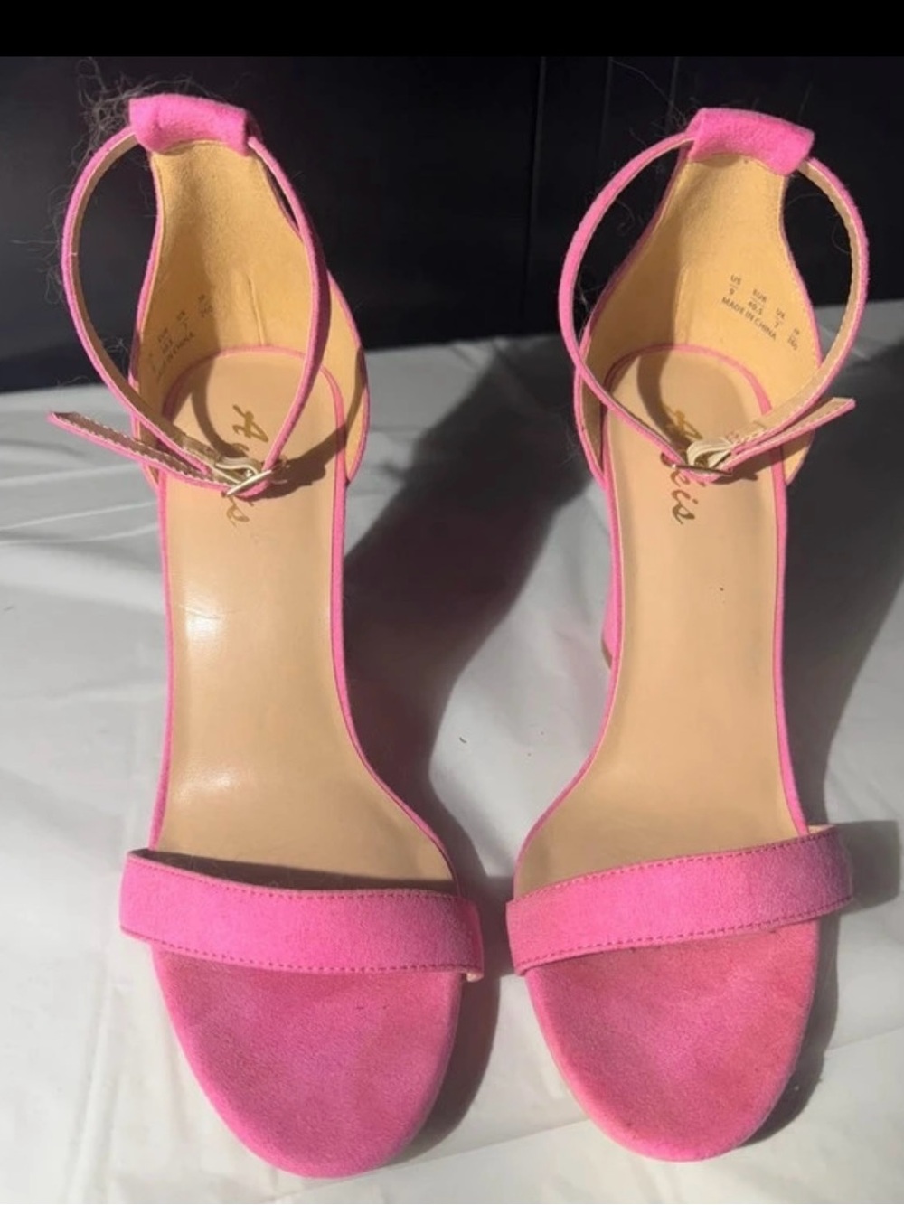 Women’s Hot Pink Suede Block-Heel Sandals – Size 9 – EUC